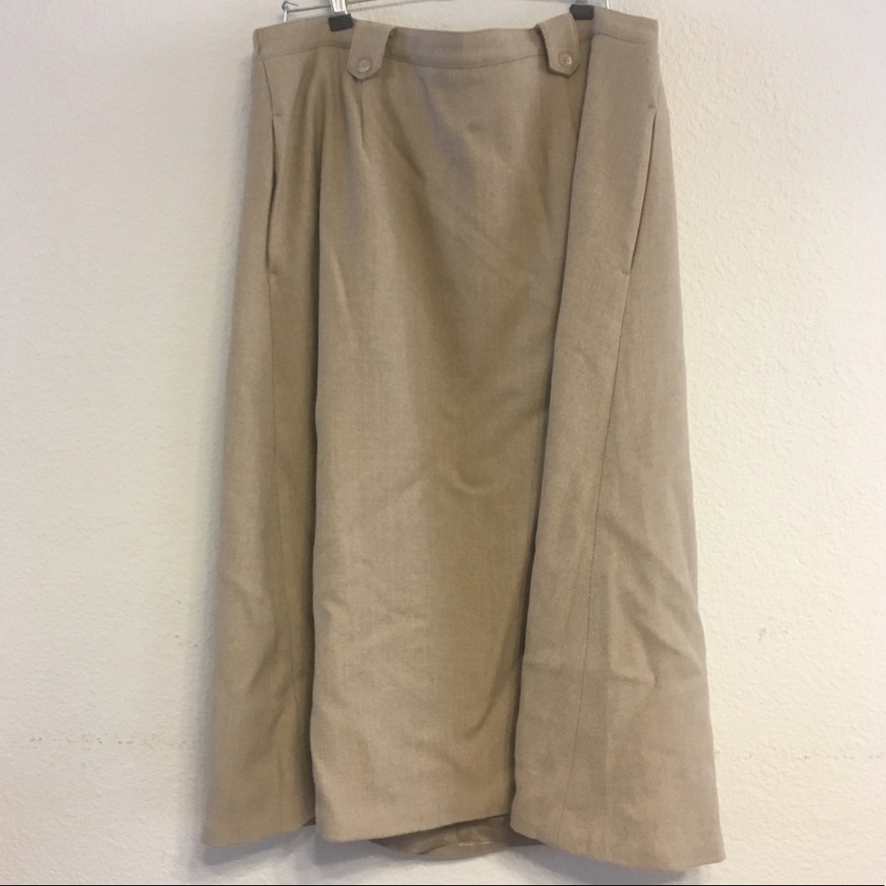 🌼 Wool Midi-Skirt with Pockets